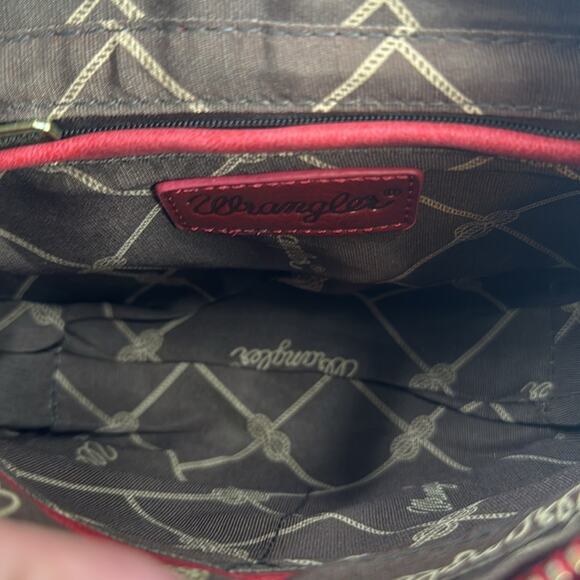 NWOT Wrangler red Embroidered Fringe Crossbody bag - Picture 7 of 7